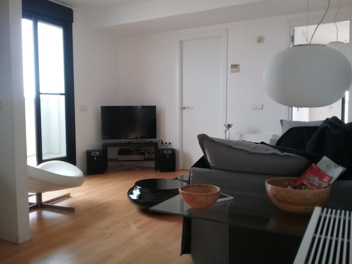 Lovely 2 Bedroom Terrace Wifi Parking Ac Heating Attic バレンシア エクステリア 写真