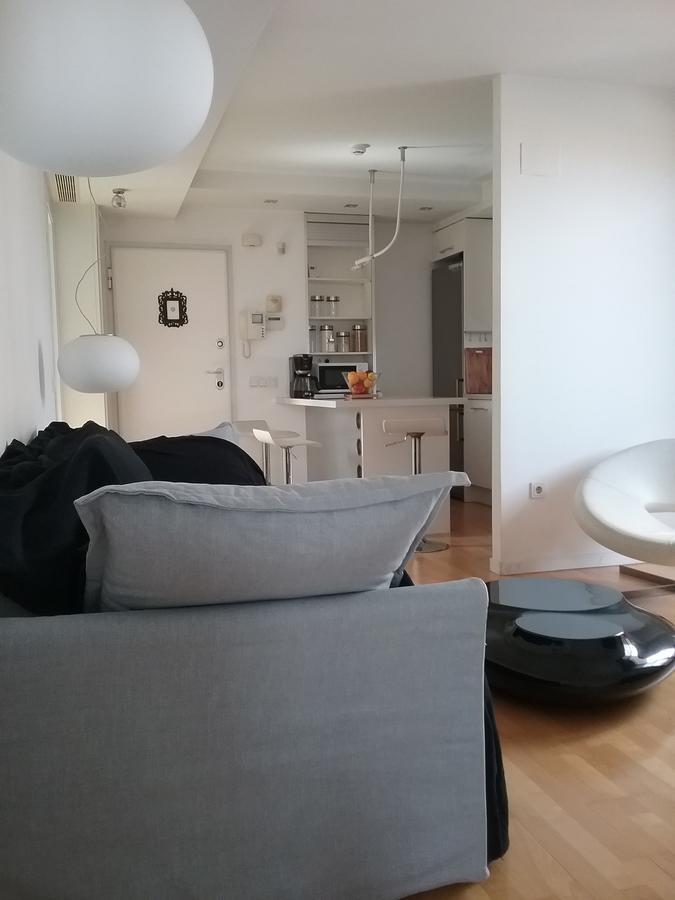 Lovely 2 Bedroom Terrace Wifi Parking Ac Heating Attic バレンシア エクステリア 写真
